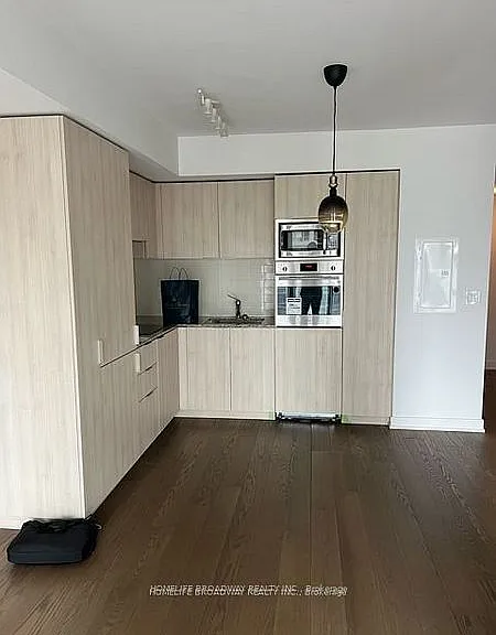 11 Wellesley St W #1306 — Photo 6