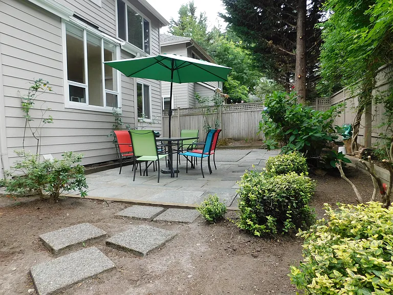 22934 SE 25th Pl — Photo 34