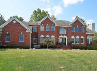 4 Dumont Ct, Bridgewater, NJ 08807