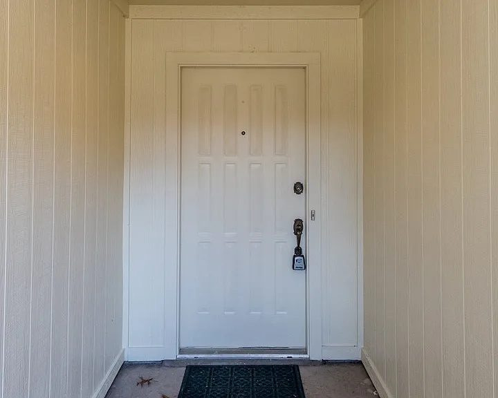 5128 Ledgestone Dr — Photo 2