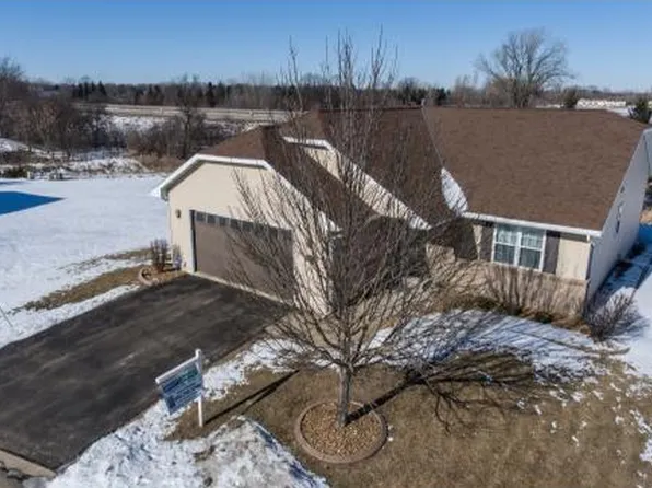 1440 Westcreek Ln #17, Neenah, WI 54956