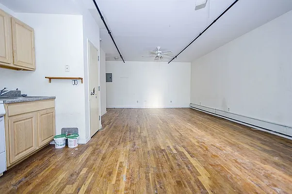 Rented by Level Group | media 14