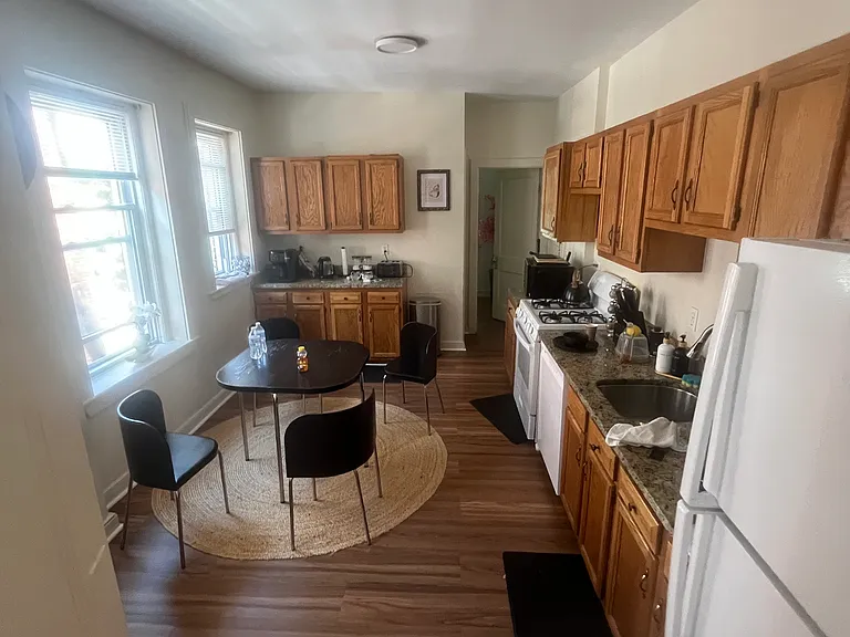 187 Winthrop Rd #2 — Photo 2
