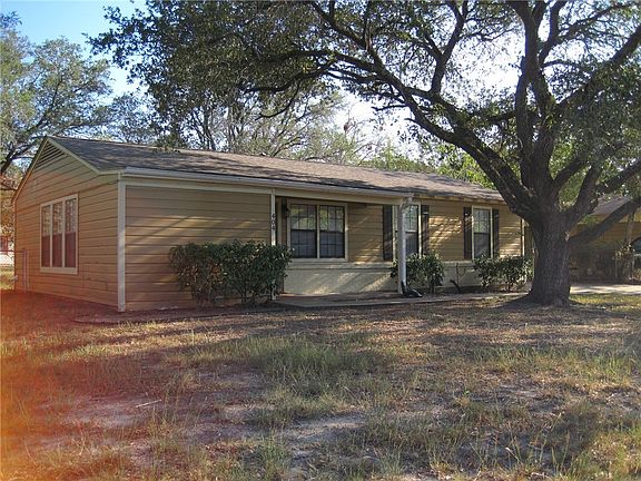 2nd image of 404 Live Oak St