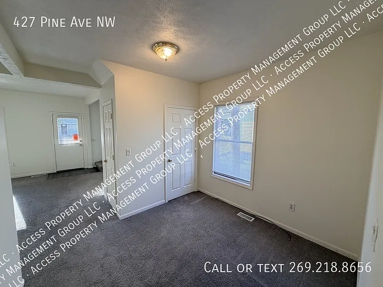 427 Pine Ave NW — Photo 6