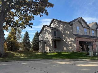 7107 N Thomas Davis Dr, Peoria, IL 61615