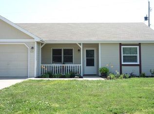 121 Knoxberry Cir, Manhattan, KS 66502