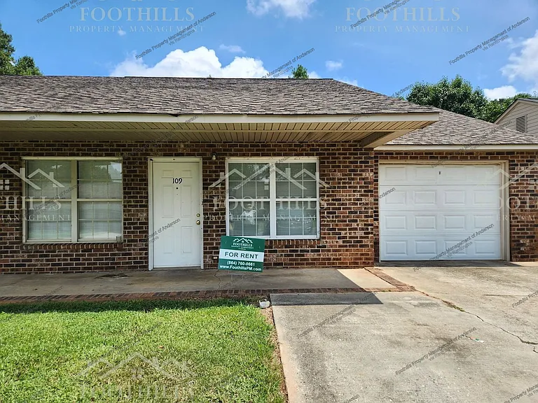 109 Premiere Ct — Photo 2