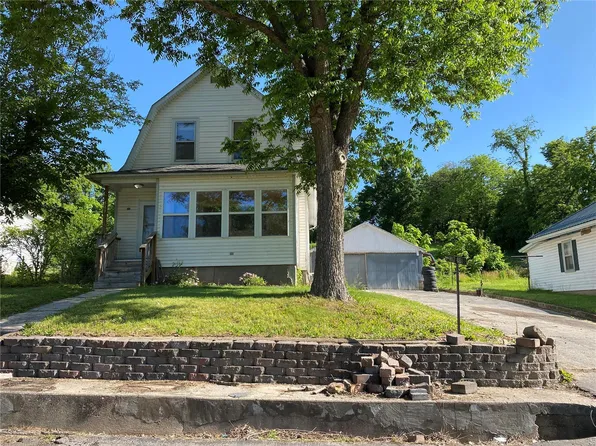 513 Elm St, McKittrick, MO 65041