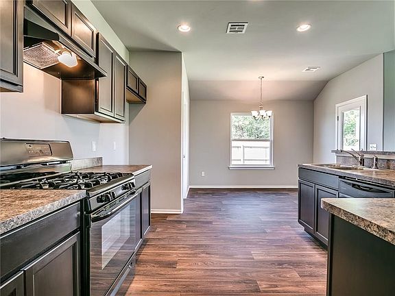 5th image of 1705 Cambridge Row