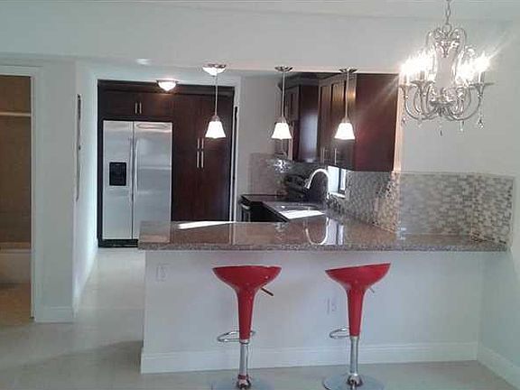 5th image of 1418 NW 35th St #1