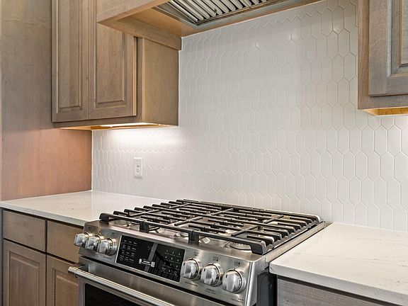 5th image of 224 Sandhill Grove Trl