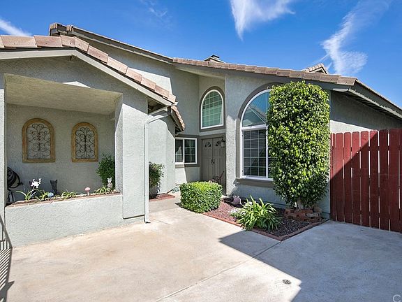 5th image of 32174 Debera Dr