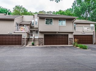 678 Dorland Rd S, Maplewood, MN 55119