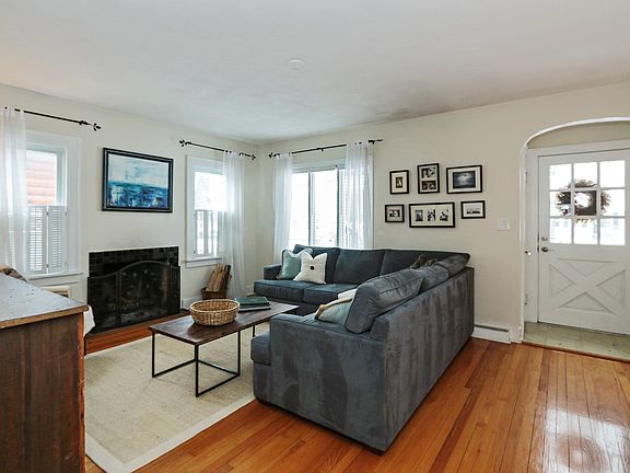 5th image of 249 Harding St