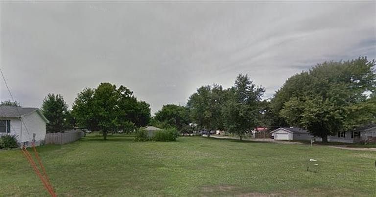 1st image of 402 S 6th St