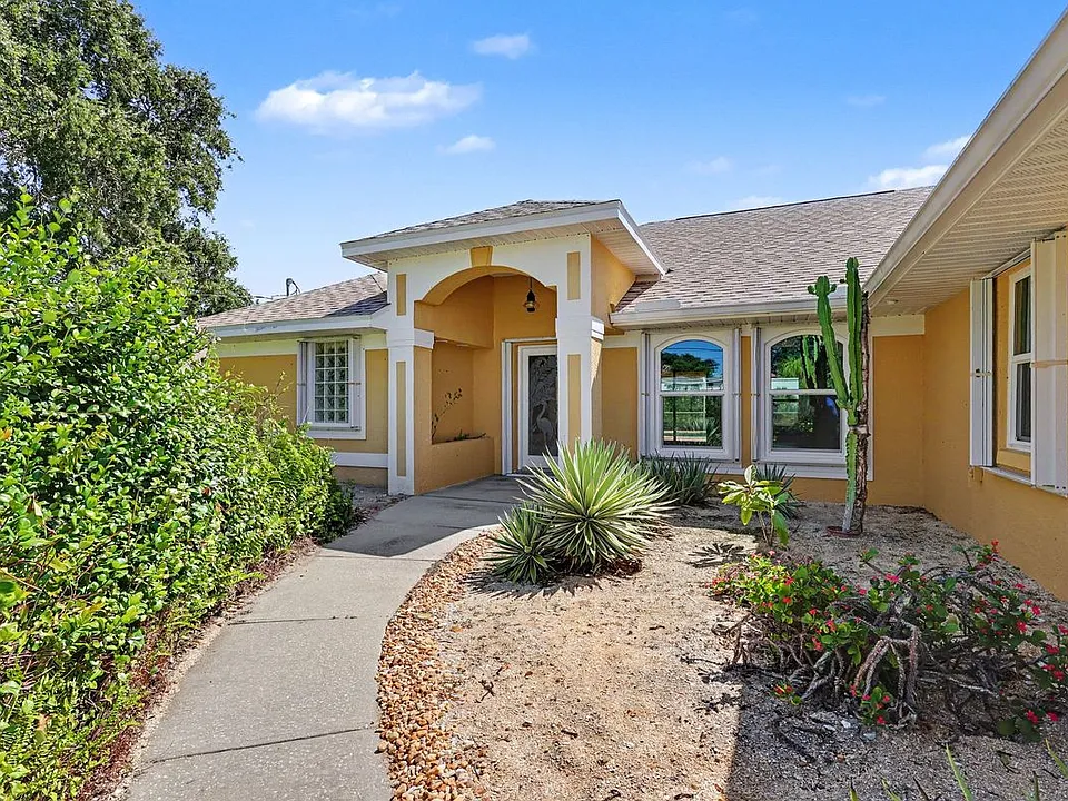 2710 S Courtenay Pkwy