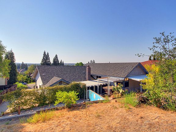 2nd image of 2705 Pecan Ct