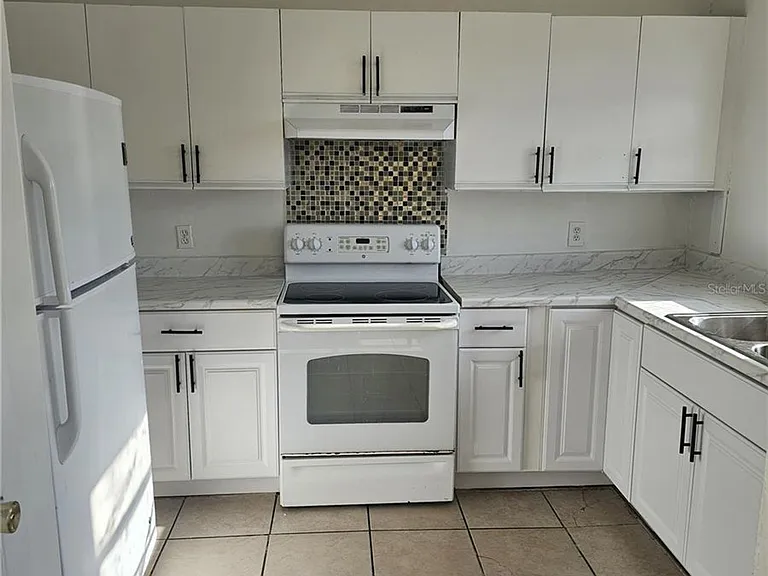 1709 Michigan Ave — Photo 2