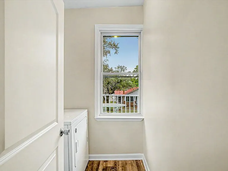 1207 E Anderson St #B — Photo 15