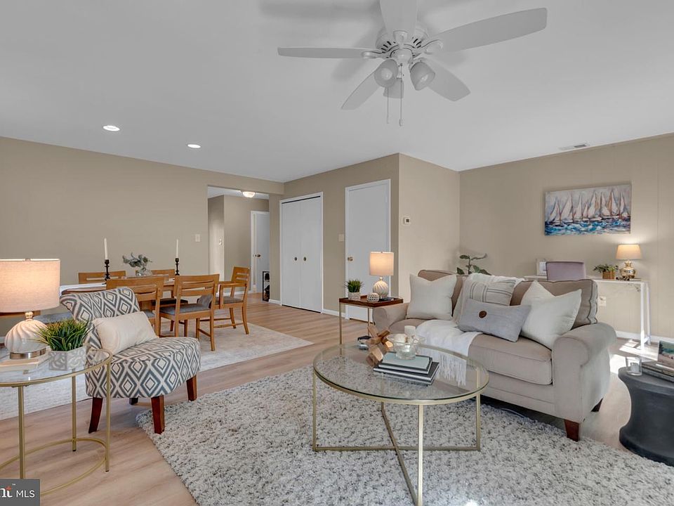 1st image of 20 Sargent Ct