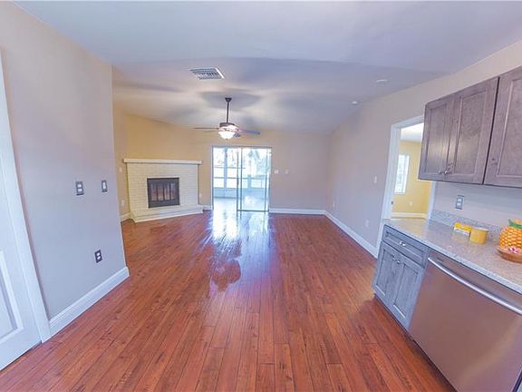 4th image of 27700 Lois Dr
