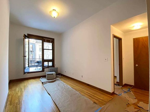 2nd image of 102 W 71st St #B3