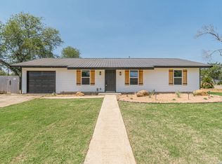 1215 Olive, Jourdanton, TX 78026