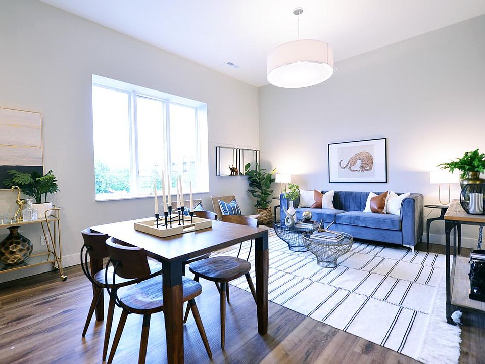 1st image of 415 De Baliviere Ave #102