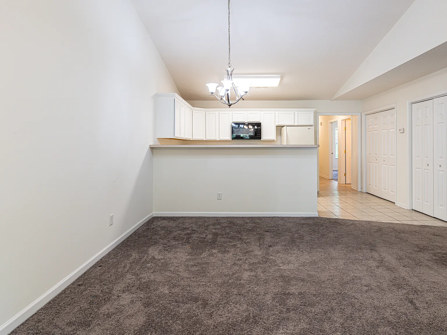 Mercer Drive - 906 - 1 — Photo 4