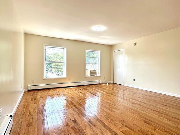 2nd image of 2069 Lacombe Ave Floor 2