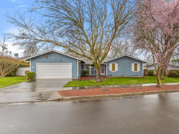 2222 Temple Dr, Medford, OR 97504