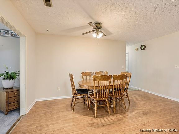 4th image of 2334 Lombardy Drive
