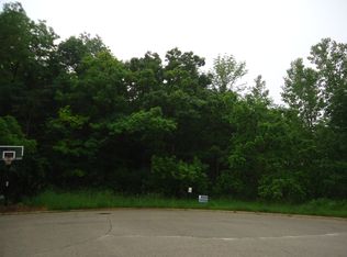 S67W20095 Benjamin Ct, Muskego, WI 53150