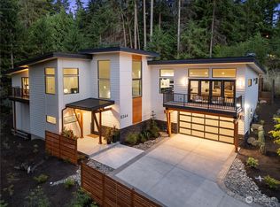 8344 Olympic View Dr, Edmonds, WA 98026
