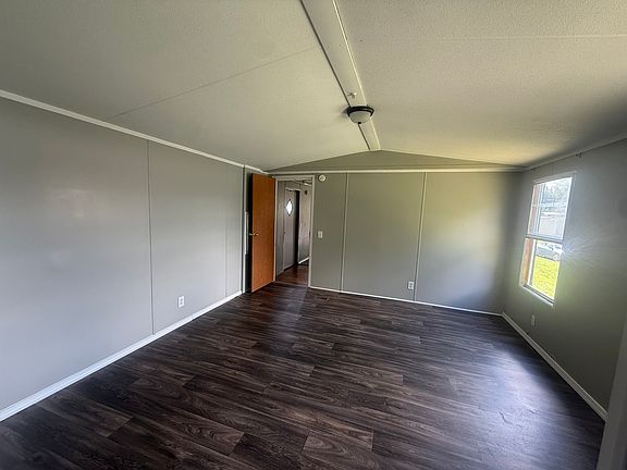 5th image of 135 Loco Ln