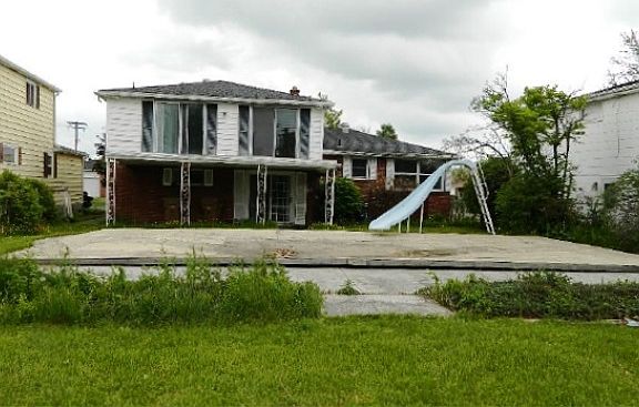 2nd image of 10 Marlene Dr
