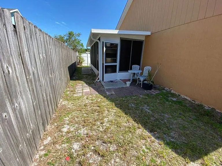322 Riunite Cir — Photo 20