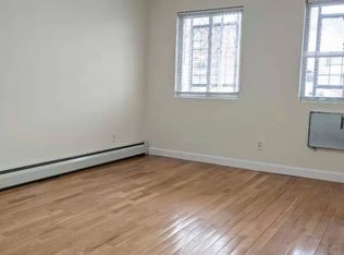45 161st St, Flushing, NY 11358