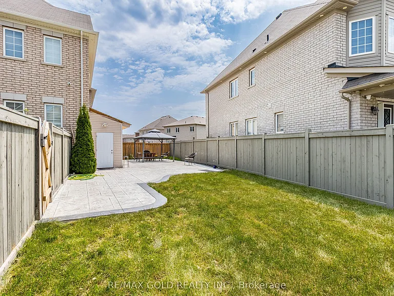 110 Banbridge Cres — Photo 22