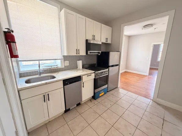 235 56th St #8E, West New York, NJ 07093