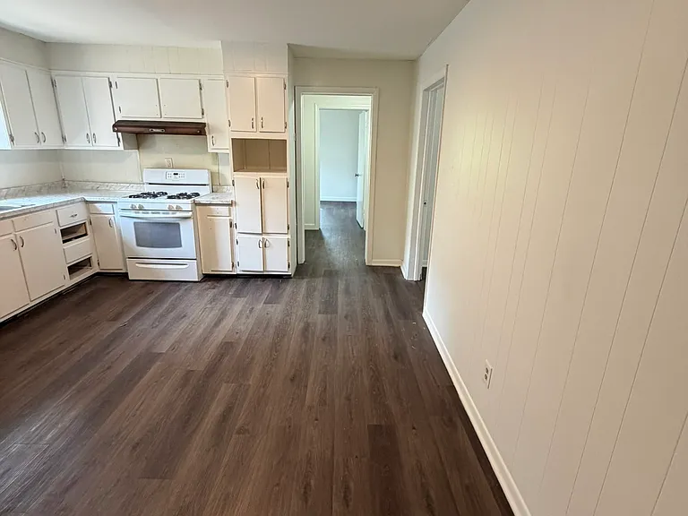 2123 Maple St — Photo 13