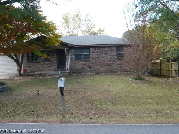 1843 N 24th St, Van Buren, AR 72956