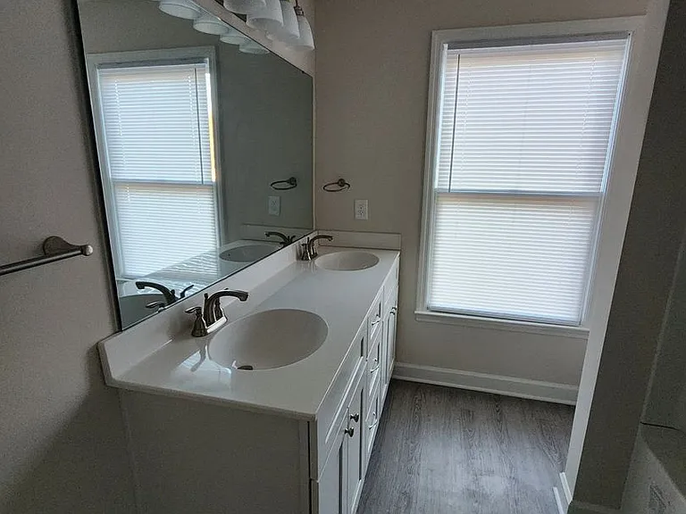 5598 Lockridge Rd — Photo 21