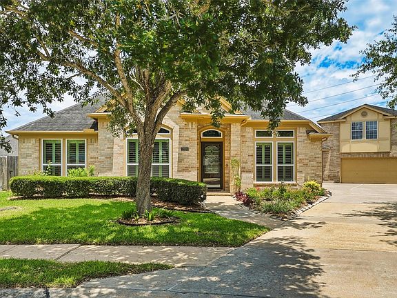 3rd image of 21906 Canyonwood Park Ln
