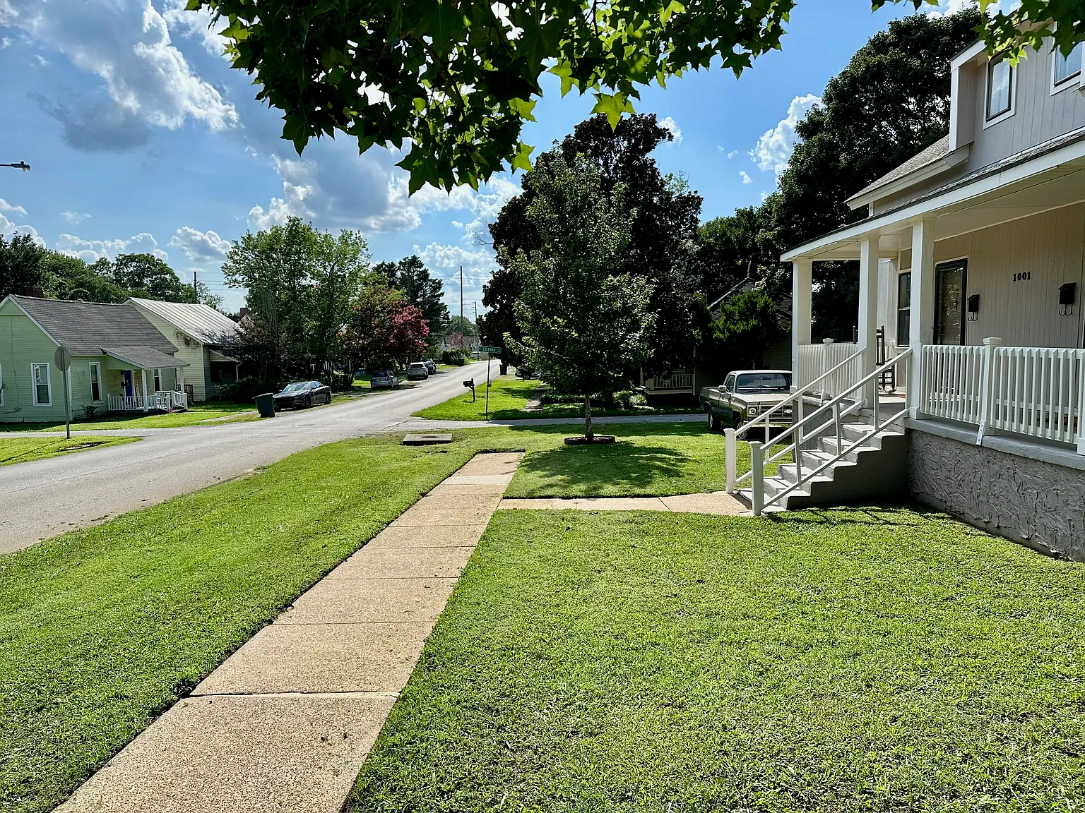 2 bed, 1.5 bath, 924 sqft, $950 — Photo 2