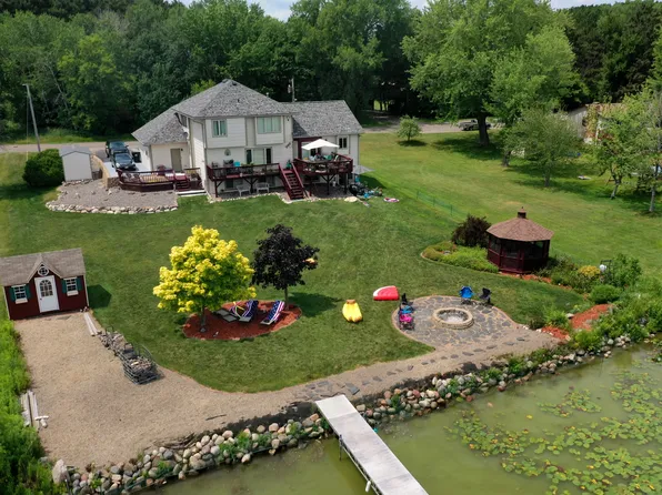 27885 Bayshore Dr NW, Isanti, MN 55040