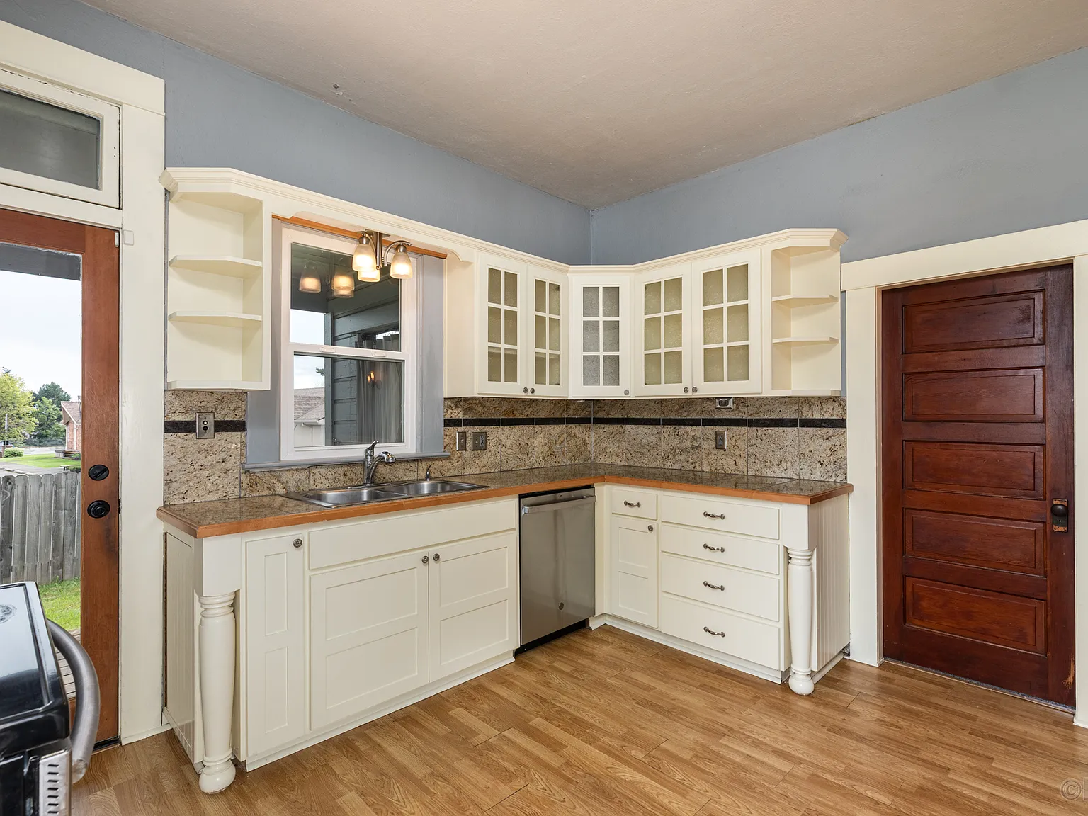 4 bed, 1.5 bath, 1536 sqft, $2,500 — Photo 4