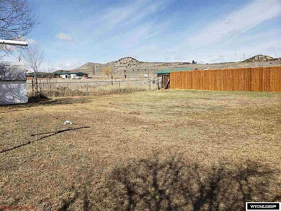 4th image of 140 Meadowlark Ln