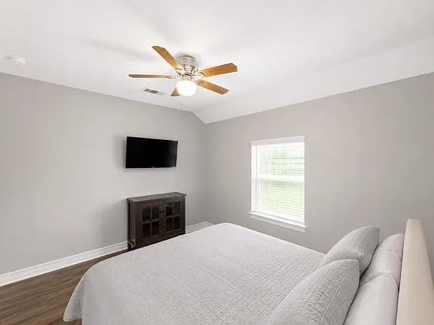 4006 Caplin St — Photo 13
